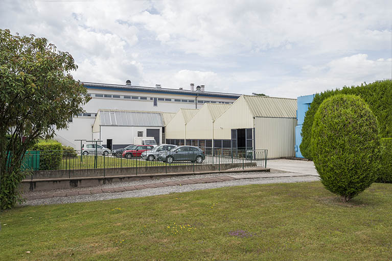 Externat et ateliers : cour arrière, rue Beauregard. © Mary Ruffinoni / Région Bourgogne-Franche-Comté, Inventaire du patrimoine - 2014