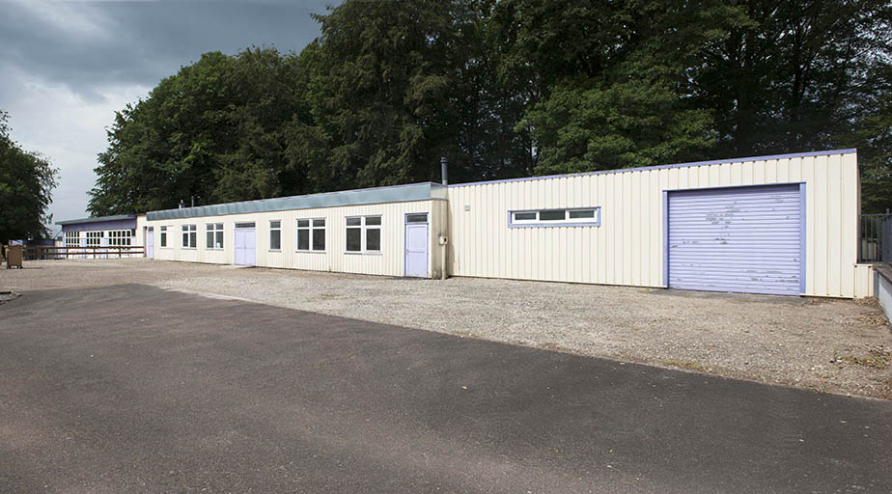  Bâtiments préfabriqués : ateliers. © Mary Ruffinoni / Région Bourgogne-Franche-Comté, Inventaire du patrimoine - 2014