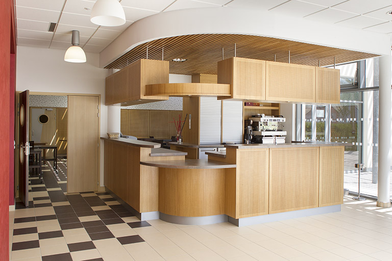 Espace bar et restaurant pédagogiques. © Sonia Dourlot / Région Bourgogne-Franche-Comté, Inventaire du patrimoine - 2014