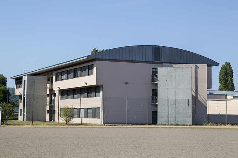 Externat est vue de trois-quart nord-est. © Sonia Dourlot / Région Bourgogne-Franche-Comté, Inventaire du patrimoine - 2014