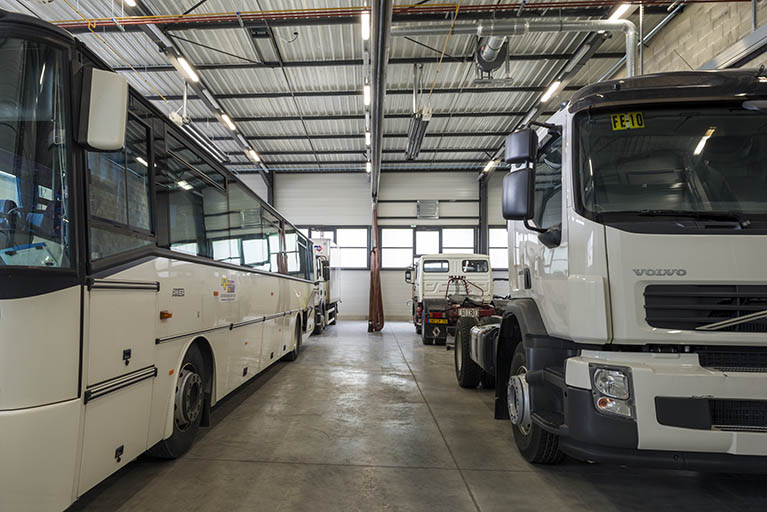 Matériel roulant dans les ateliers. © Mary Ruffinoni / Région Bourgogne-Franche-Comté, Inventaire du patrimoine - 2014