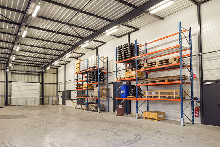 Vue intérieure des stockages dans l'atelier. © Mary Ruffinoni / Région Bourgogne-Franche-Comté, Inventaire du patrimoine - 2014