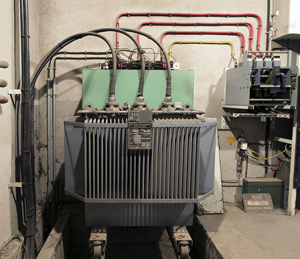 Transformateur 3 x 110 volts. © Mary Ruffinoni / Région Bourgogne-Franche-Comté, Inventaire du patrimoine - 2014