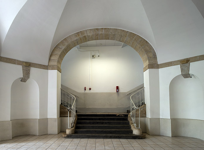Détail dans le hall d'entrée du bâtiment de l'ancienne caserne. © Mary Ruffinoni / Région Bourgogne-Franche-Comté, Inventaire du patrimoine - 2014