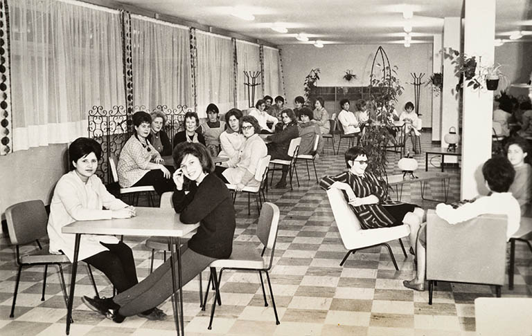 Vue intérieure du lycée durant les années 1960. © Jérôme  Mongreville (reproduction) / Région Bourgogne-Franche-Comté, Inventaire du patrimoine - 2014