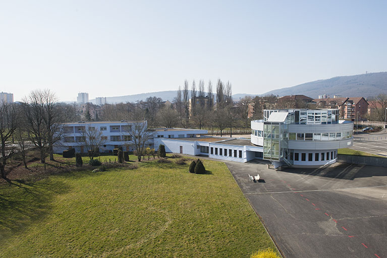 Façade sur cour des classes préparatoires et logements sud-ouest. © Mary Ruffinoni / Région Bourgogne-Franche-Comté, Inventaire du patrimoine - 2014