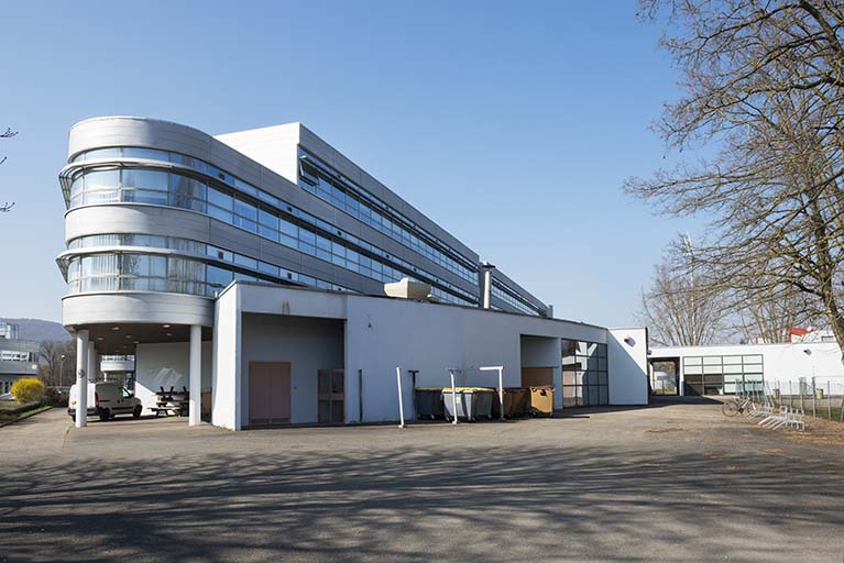 Angle sud-est et façade orientale de la restauration. © Mary Ruffinoni / Région Bourgogne-Franche-Comté, Inventaire du patrimoine - 2014