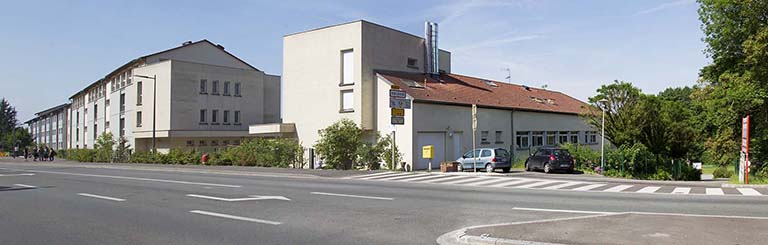 Façades de l'administration, des logements et de l'externat, rue de Turenne, vues du nord-est. © Jérôme Mongreville / Région Bourgogne-Franche-Comté, Inventaire du patrimoine - 2014