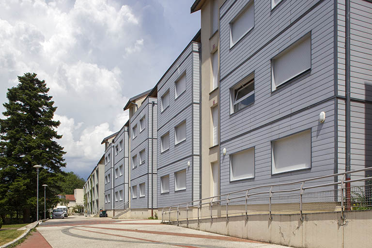 Façade antérieure ouest sur cour de l'externat nord-est et de l'internat, depuis le sud-ouest. © Jérôme Mongreville / Région Bourgogne-Franche-Comté, Inventaire du patrimoine - 2014