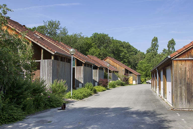 Façades nord des logements du site d'exploitation. © Jérôme Mongreville / Région Bourgogne-Franche-Comté, Inventaire du patrimoine - 2014