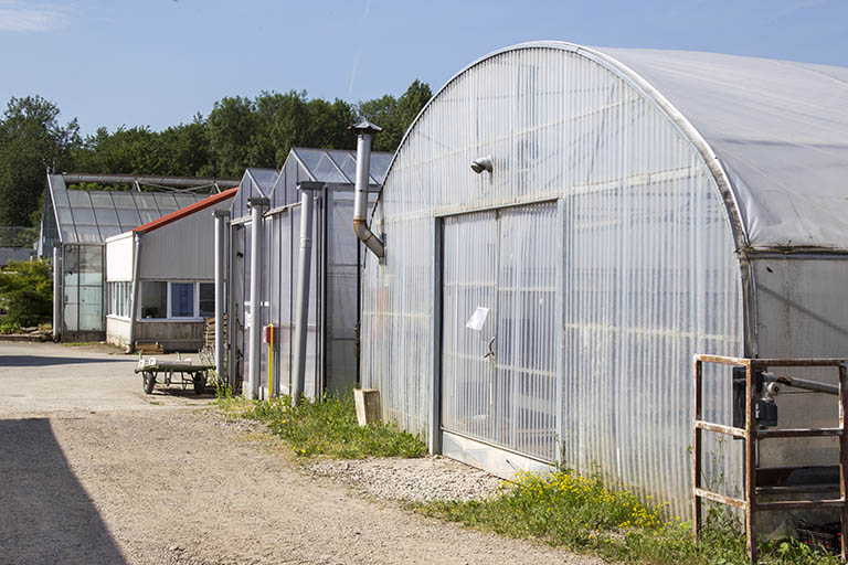 Serres au nord-ouest vues du nord-est. © Jérôme Mongreville / Région Bourgogne-Franche-Comté, Inventaire du patrimoine - 2014
