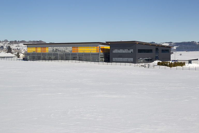 Une usine de 2002 (Sexer Loyrette Architecture) : usine de balanciers-spiraux Frésard Composants (4 rue Pierre Frésard). © Sonia Dourlot / Région Bourgogne-Franche-Comté, Inventaire du patrimoine - 2015 Une usine de 2002 (Sexer Loyrette Architecture) : usine de balanciers-spiraux Frésard Composants (4 rue Pierre Frésard). © Sonia Dourlot / Région Bourgogne-Franche-Comté, Inventaire du patrimoine - 2015
