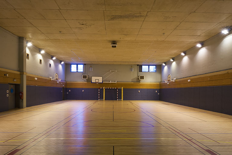 Intérieur du gymnase. © Jérôme Mongreville / Région Bourgogne-Franche-Comté, Inventaire du patrimoine - 2015