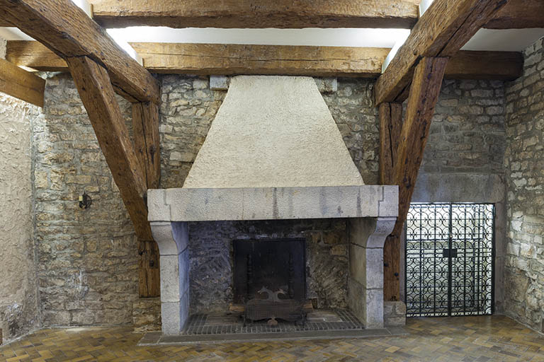 Détail intérieur du pavillon de corps de garde : cheminée. © Jérôme Mongreville / Région Bourgogne-Franche-Comté, Inventaire du patrimoine - 2015