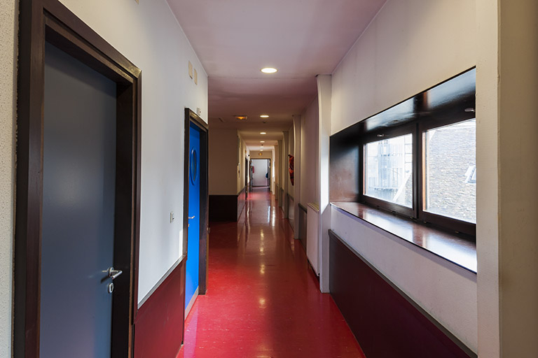 Couloir du 3ème étage de l'externat. © Jérôme Mongreville / Région Bourgogne-Franche-Comté, Inventaire du patrimoine - 2015