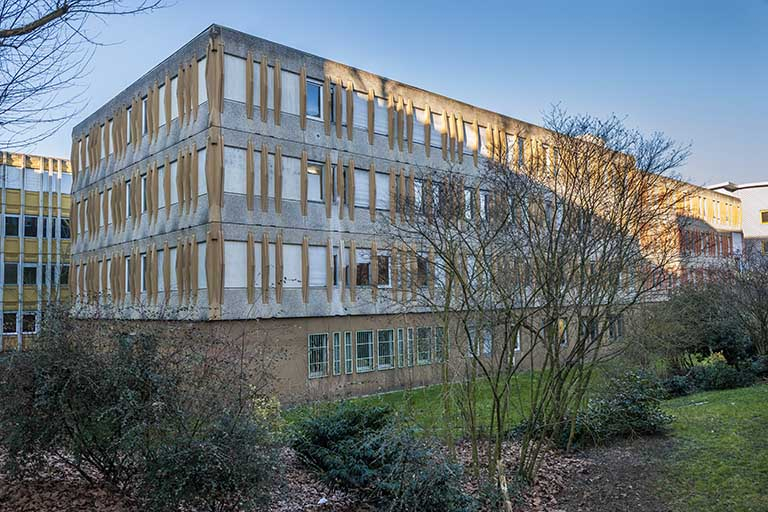 Angle sud-est de l'externat.  © Jérôme Mongreville / Région Bourgogne-Franche-Comté, Inventaire du patrimoine - 2015