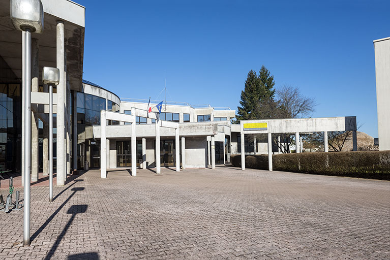 Entrée principale vue du sud-est. © Mary Ruffinoni / Région Bourgogne-Franche-Comté, Inventaire du patrimoine - 2015