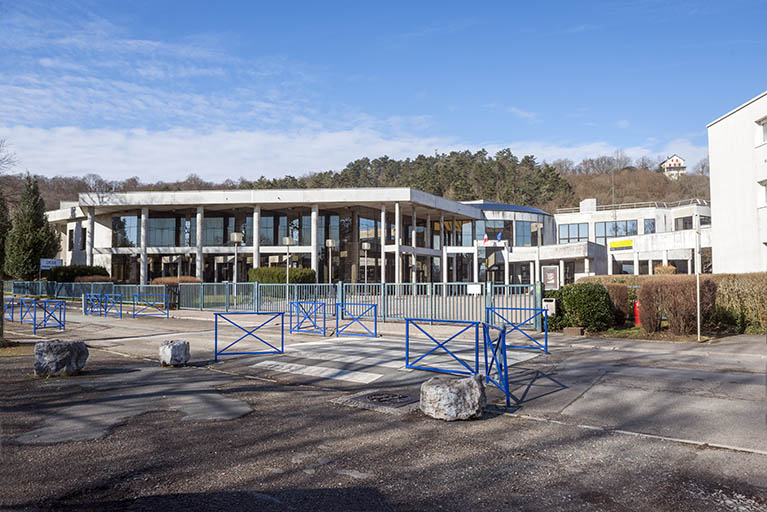 Valentigney, lycée Armand Peugeot : entrée depuis la rue des Carrières. © Mary Ruffinoni / Région Bourgogne-Franche-Comté, Inventaire du patrimoine - 2015