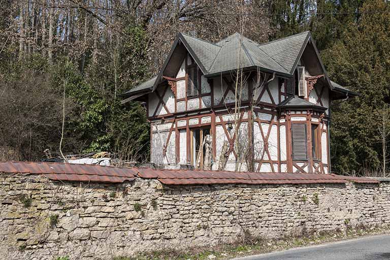 La conciergerie vue de trois quarts. © Jérôme Mongreville / Région Bourgogne-Franche-Comté, Inventaire du patrimoine - 2015