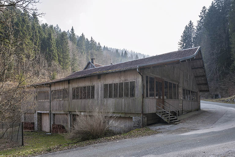 Atelier de scierie depuis le nord-ouest. © Jérôme Mongreville / Région Bourgogne-Franche-Comté, Inventaire du patrimoine - 2015 Atelier de scierie depuis le nord-ouest. © Jérôme Mongreville / Région Bourgogne-Franche-Comté, Inventaire du patrimoine - 2015
