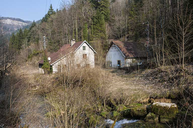 Vue d'ensemble depuis l'ouest. © Jérôme Mongreville / Région Bourgogne-Franche-Comté, Inventaire du patrimoine - 2015 Vue d'ensemble depuis l'ouest. © Jérôme Mongreville / Région Bourgogne-Franche-Comté, Inventaire du patrimoine - 2015