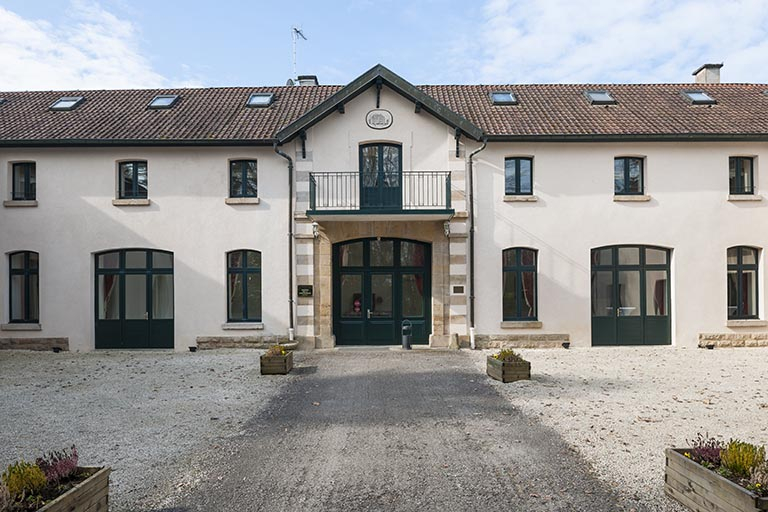 Bâtiment des communs. Travée centrale. © Jérôme Mongreville / Région Bourgogne-Franche-Comté, Inventaire du patrimoine - 2015