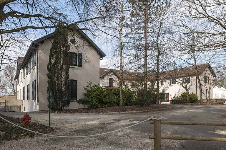 Bâtiment des communs. Vue depuis le sud-est. © Jérôme Mongreville / Région Bourgogne-Franche-Comté, Inventaire du patrimoine - 2015