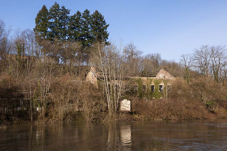Atelier de fabrication incendié. © Jérôme Mongreville / Région Bourgogne-Franche-Comté, Inventaire du patrimoine - 2015