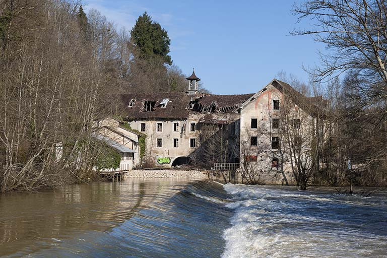 Vue depuis la rive droite du barrage. © Jérôme Mongreville / Région Bourgogne-Franche-Comté, Inventaire du patrimoine - 2015