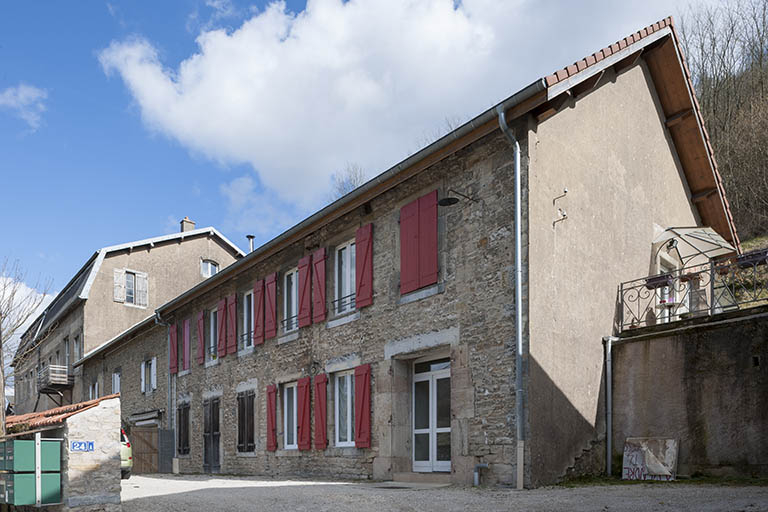 Logements ouvriers, vus de trois quarts droite. © Jérôme Mongreville / Région Bourgogne-Franche-Comté, Inventaire du patrimoine - 2015