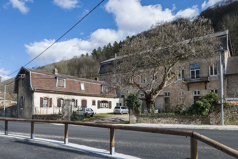 Vue d'ensemble depuis l'ouest. © Jérôme Mongreville / Région Bourgogne-Franche-Comté, Inventaire du patrimoine - 2015