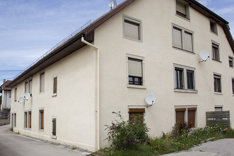 Façades postérieure et latérale droite. © Sonia Dourlot / Région Bourgogne-Franche-Comté, Inventaire du patrimoine - 2015