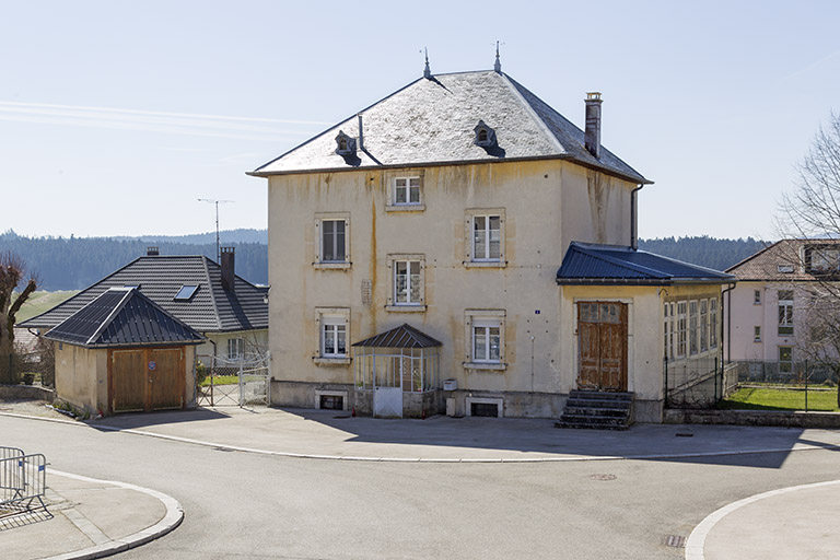 Vue d'ensemble, depuis le nord-ouest. © Sonia Dourlot / Région Bourgogne-Franche-Comté, Inventaire du patrimoine - 2015