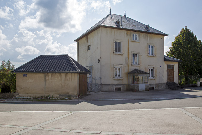 Vue d'ensemble, depuis le nord-est. © Sonia Dourlot / Région Bourgogne-Franche-Comté, Inventaire du patrimoine - 2015