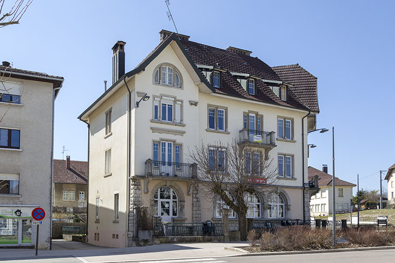 Façade latérale gauche. © Sonia Dourlot / Région Bourgogne-Franche-Comté, Inventaire du patrimoine - 2015 Façade latérale gauche. © Sonia Dourlot / Région Bourgogne-Franche-Comté, Inventaire du patrimoine - 2015