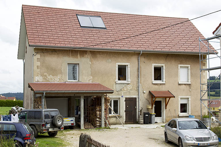 Bâtiment au n° 39 : façade antérieure. © Sonia Dourlot / Région Bourgogne-Franche-Comté, Inventaire du patrimoine - 2015 Bâtiment au n° 39 : façade antérieure. © Sonia Dourlot / Région Bourgogne-Franche-Comté, Inventaire du patrimoine - 2015
