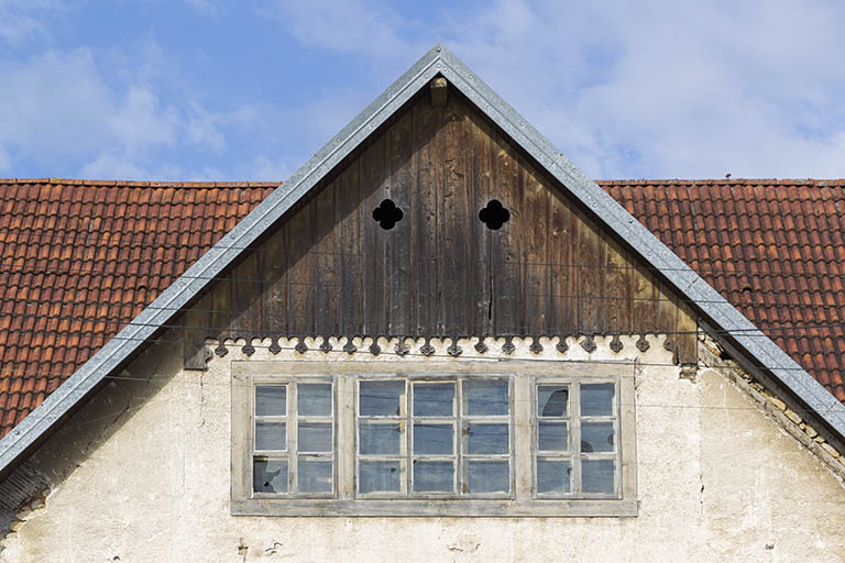 Façade antérieure : pignon. © Sonia Dourlot / Région Bourgogne-Franche-Comté, Inventaire du patrimoine - 2015