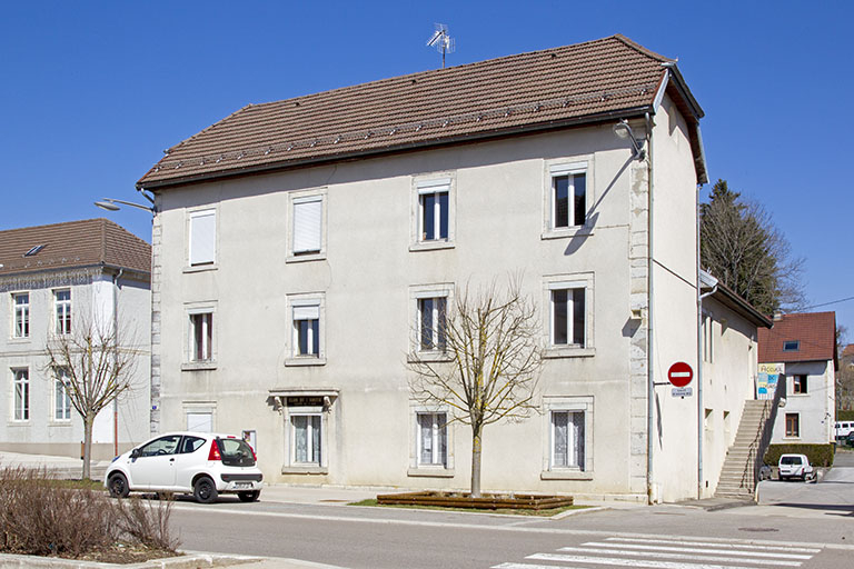 Logement patronal : façade antérieure, de trois quarts droite. © Sonia Dourlot / Région Bourgogne-Franche-Comté, Inventaire du patrimoine - 2015