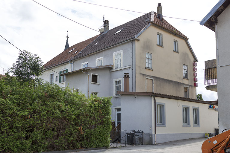 Façades postérieure et latérale gauche. © Sonia Dourlot / Région Bourgogne-Franche-Comté, Inventaire du patrimoine - 2015