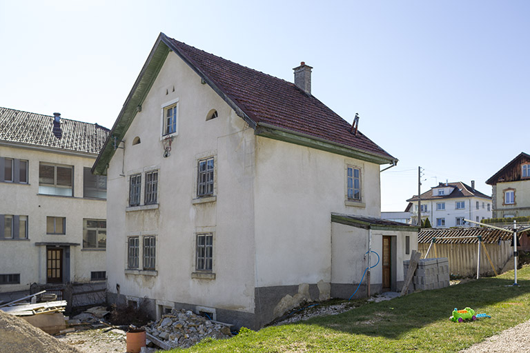Façades postérieure et latérale droite. © Sonia Dourlot / Région Bourgogne-Franche-Comté, Inventaire du patrimoine - 2015