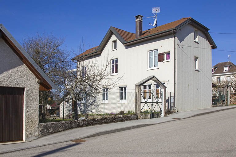 Façades postérieure et latérale gauche. © Sonia Dourlot / Région Bourgogne-Franche-Comté, Inventaire du patrimoine - 2015