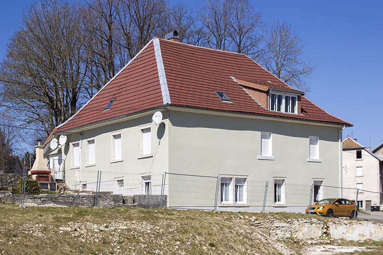 Façades postérieure et latérale droite. © Sonia Dourlot / Région Bourgogne-Franche-Comté, Inventaire du patrimoine - 2015