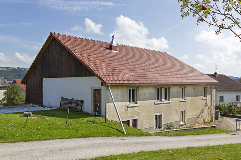 Façades postérieure et latérale gauche. © Sonia Dourlot / Région Bourgogne-Franche-Comté, Inventaire du patrimoine - 2015 Façades postérieure et latérale gauche. © Sonia Dourlot / Région Bourgogne-Franche-Comté, Inventaire du patrimoine - 2015