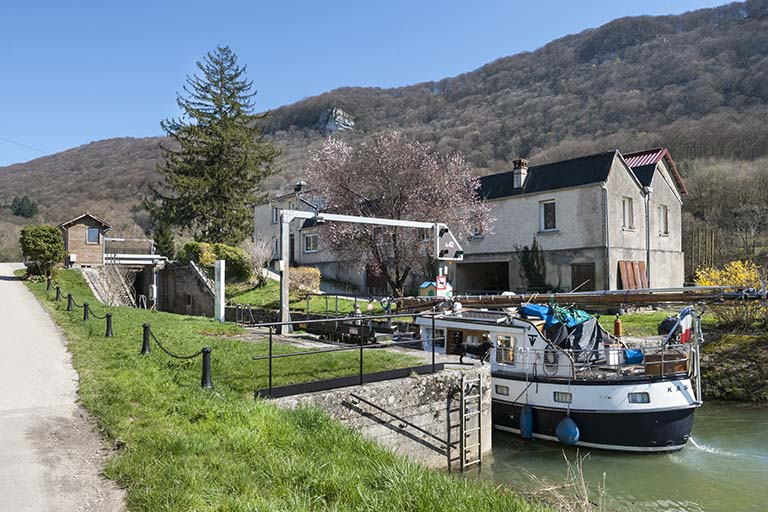 Atelier de fabrication vu de trois quarts. © Jérôme Mongreville / Région Bourgogne-Franche-Comté, Inventaire du patrimoine - 2015