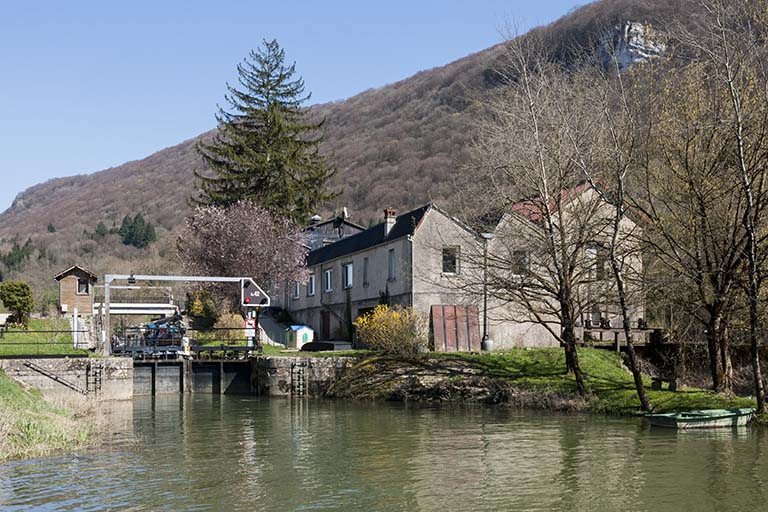 Vue d'ensemble depuis le nord-ouest. © Jérôme Mongreville / Région Bourgogne-Franche-Comté, Inventaire du patrimoine - 2015