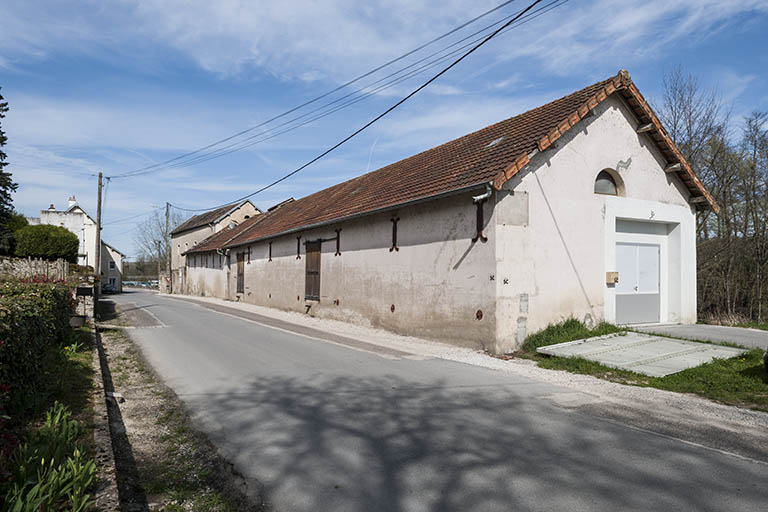 Vue d'ensemble depuis l'est. © Jérôme Mongreville / Région Bourgogne-Franche-Comté, Inventaire du patrimoine - 2015