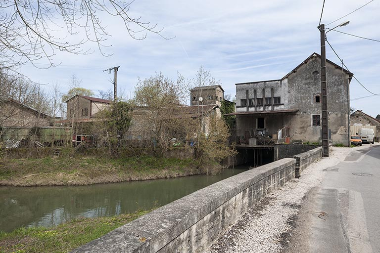 Vue d'ensemble depuis l'ouest. © Jérôme Mongreville / Région Bourgogne-Franche-Comté, Inventaire du patrimoine - 2015
