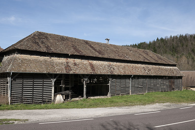 Façade sud de l'atelier de façonnage et du séchoir. © Jérôme Mongreville / Région Bourgogne-Franche-Comté, Inventaire du patrimoine - 2015 Façade sud de l'atelier de façonnage et du séchoir. © Jérôme Mongreville / Région Bourgogne-Franche-Comté, Inventaire du patrimoine - 2015