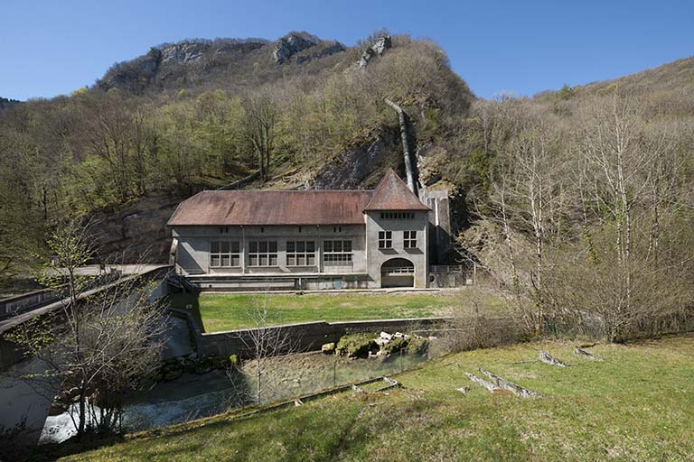Façade antérieure de la centrale. © Jérôme Mongreville / Région Bourgogne-Franche-Comté, Inventaire du patrimoine - 2015 Façade antérieure de la centrale. © Jérôme Mongreville / Région Bourgogne-Franche-Comté, Inventaire du patrimoine - 2015