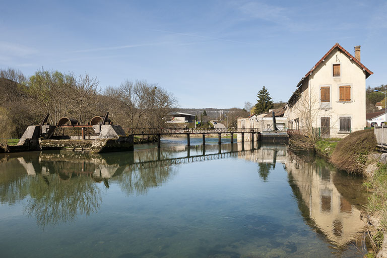 Vue depuis l'amont. © Jérôme Mongreville / Région Bourgogne-Franche-Comté, Inventaire du patrimoine - 2015 Vue depuis l'amont. © Jérôme Mongreville / Région Bourgogne-Franche-Comté, Inventaire du patrimoine - 2015